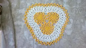 Gehäkeltes Herz Motivdeckchen - MyCrocheting
