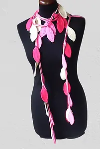 Gehäkelte Halskette in rosa - MyCrocheting