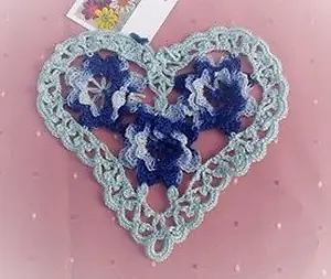 Gehäkeltes Herzdeckchen in blau- MyCrocheting
