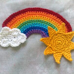 Regenbogen Applikation mit Sonne und Wolke gehäkelt