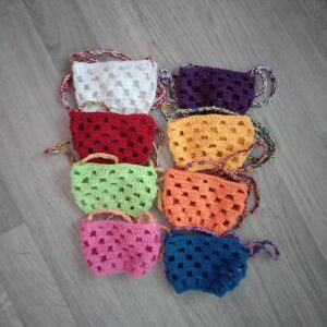 Weinglasketten - 8 Stück gehäkelte Weinglashalter im Set