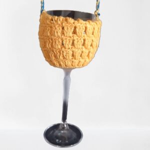 Gehäkelter Glashalter - gelber Weinglashalter zum umhängen