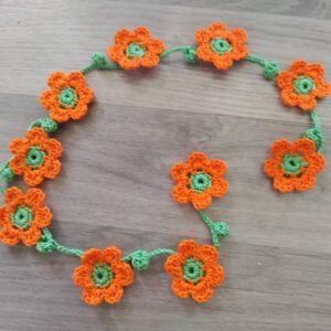 Blumengirlande orange - Häkelgirlande mit kleinen orangen Blüten