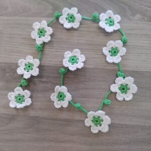 Blumengirlande weiß - Häkelgirlande mit kleinen weißen Blüten