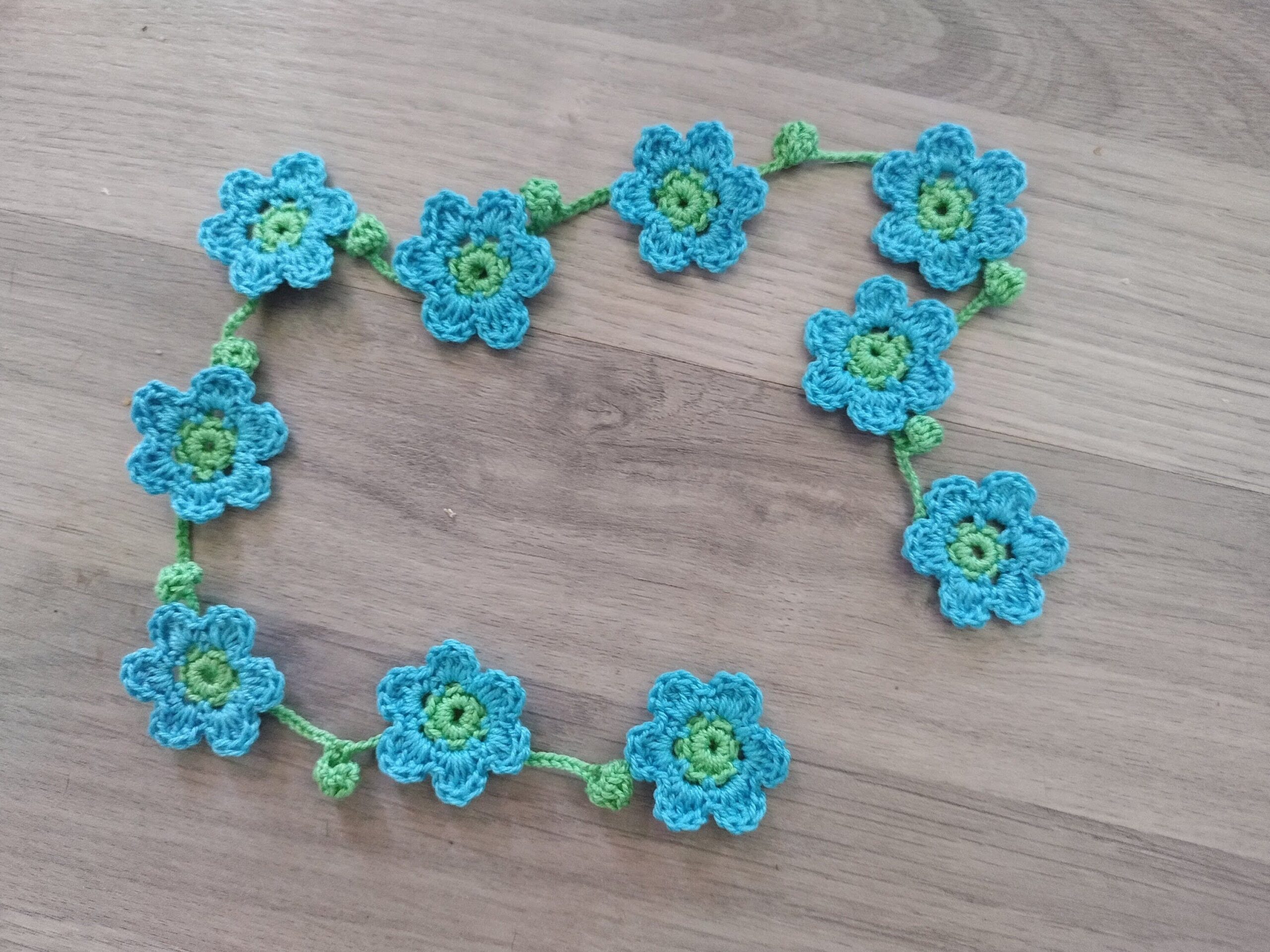 Blumengirlande rot - Häkelgirlande mit kleinen roten Blüten – Bild 8